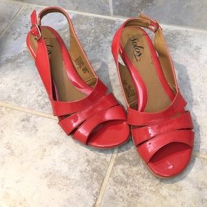 Solo’s Red Patent Sandals Size 8